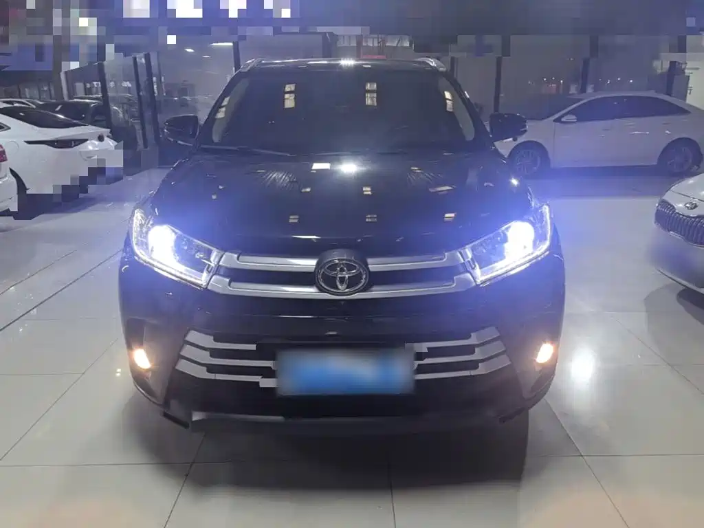 Toyota Highlander — фото 2