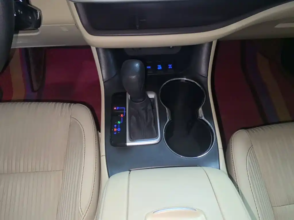 Toyota Highlander — фото 13