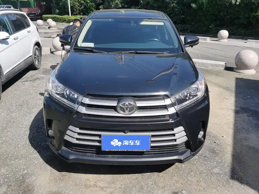 Toyota Highlander — фото 2