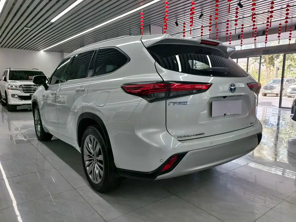 Toyota Highlander — фото 5