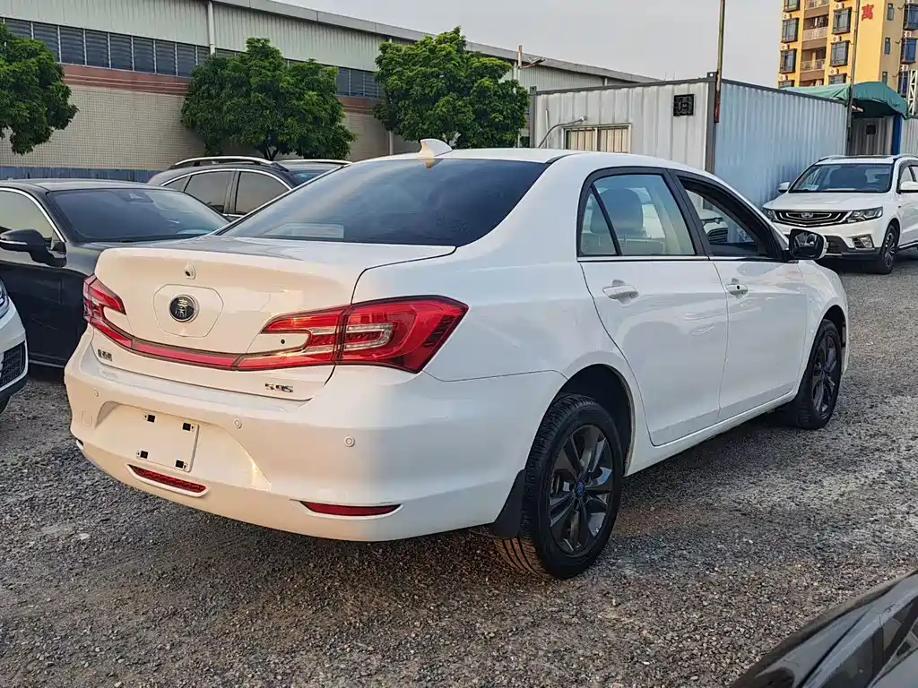 BYD Qin NEV — фото 4