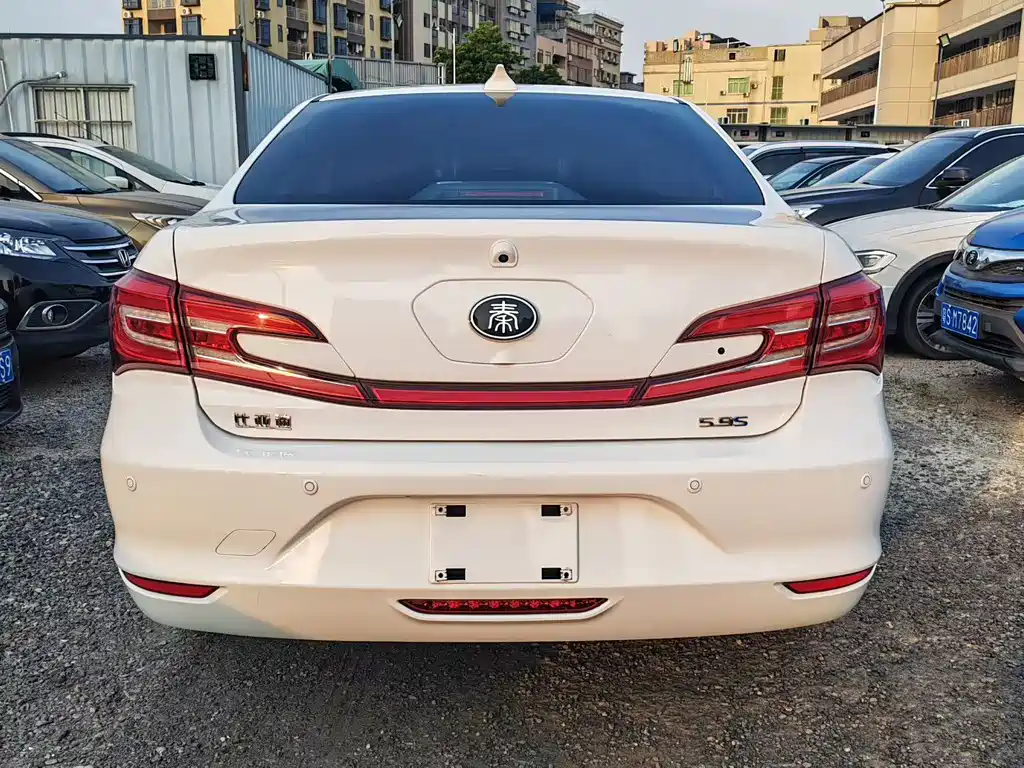 BYD Qin NEV — фото 5
