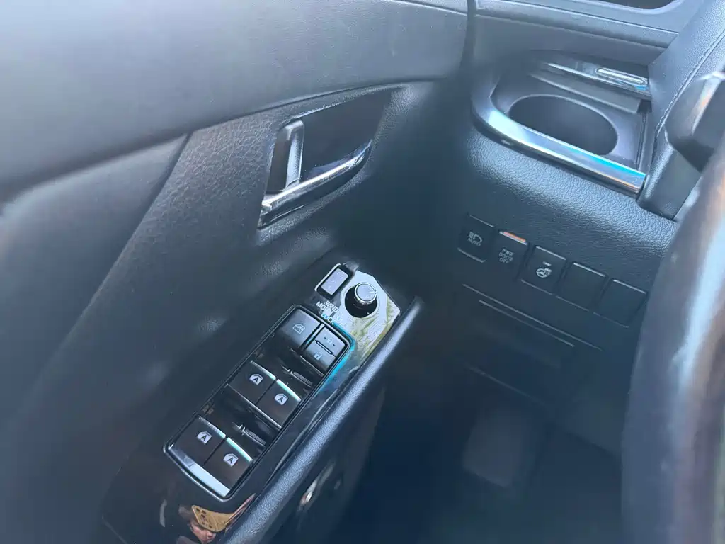Toyota Vellfire — фото 30