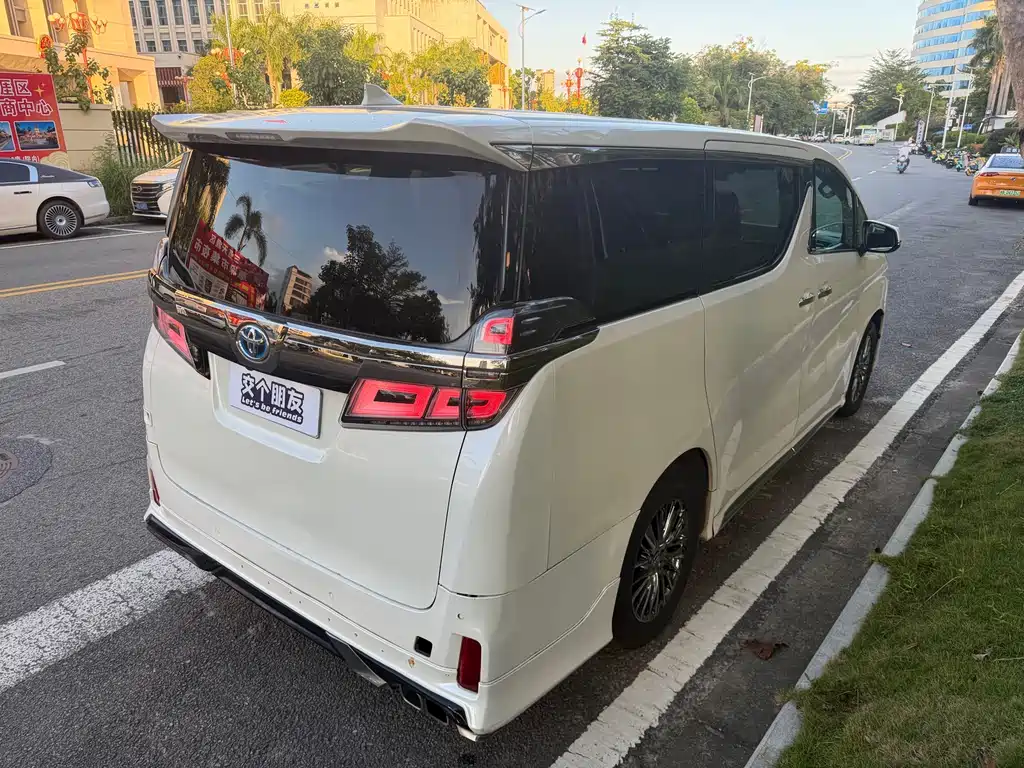 Toyota Vellfire — фото 7