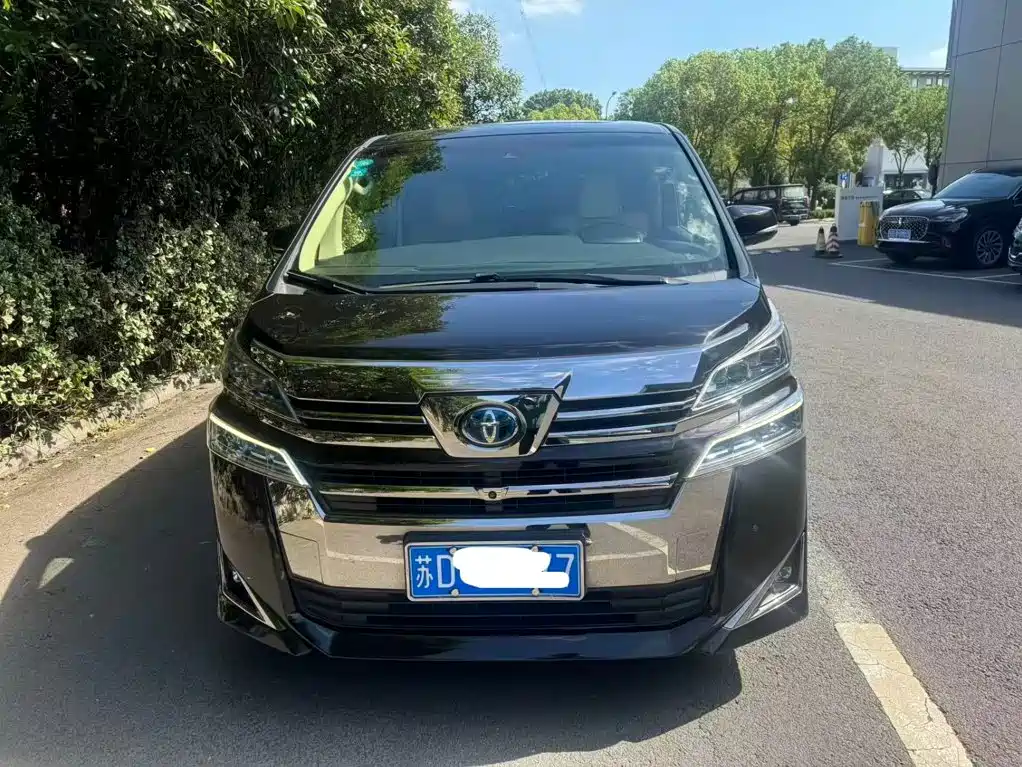 Toyota Vellfire — фото 2