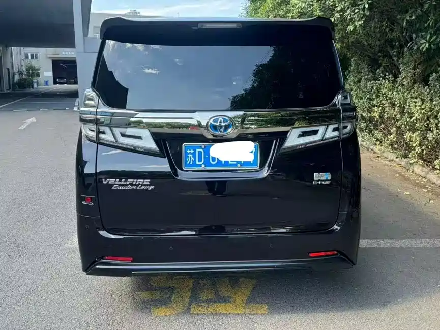 Toyota Vellfire — фото 8