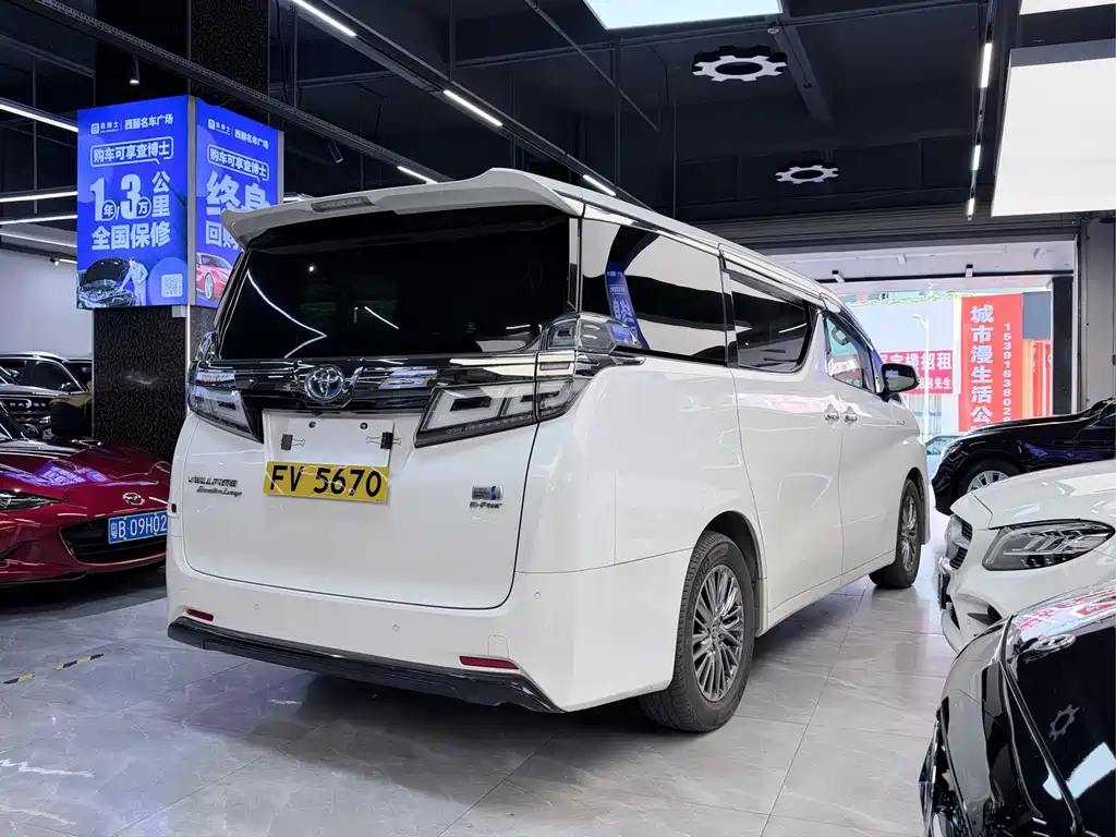 Toyota Vellfire — фото 4