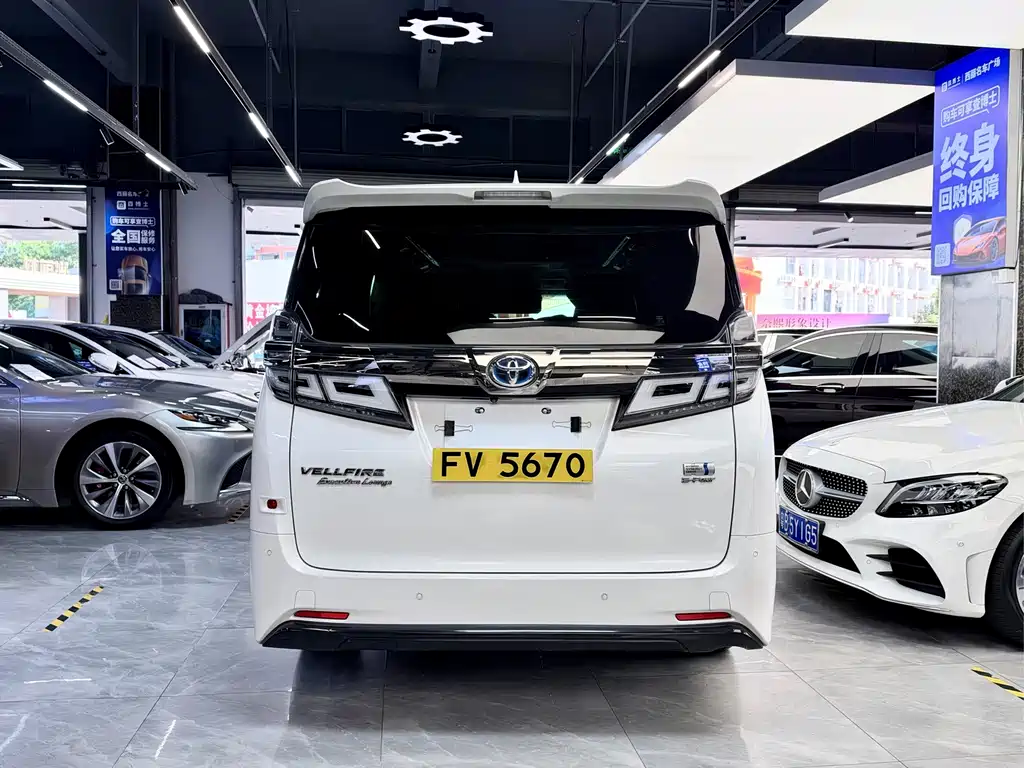 Toyota Vellfire — фото 5
