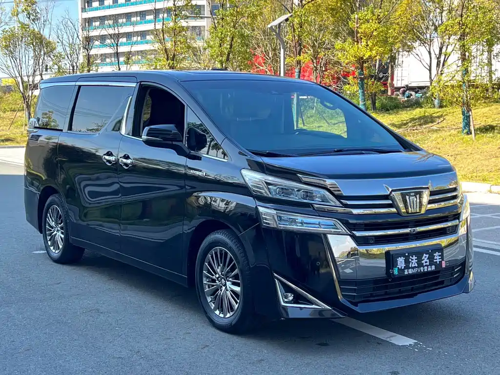 Toyota Vellfire — фото 3