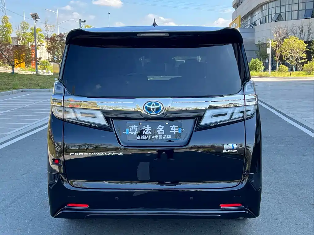 Toyota Vellfire — фото 5