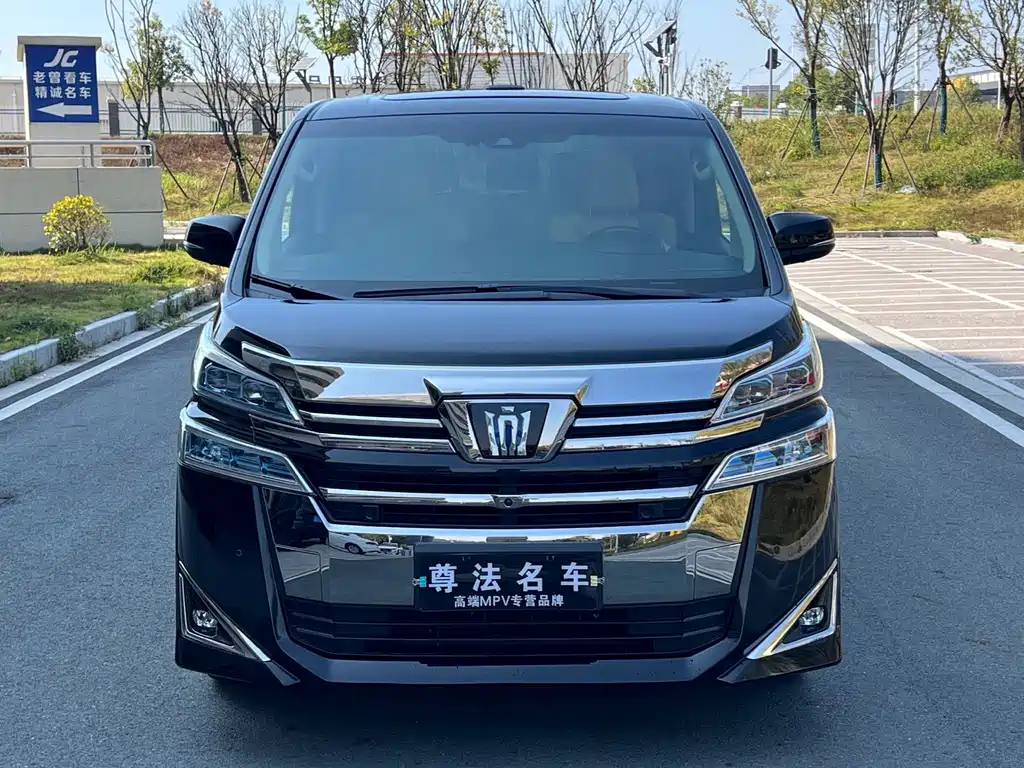 Toyota Vellfire — фото 2
