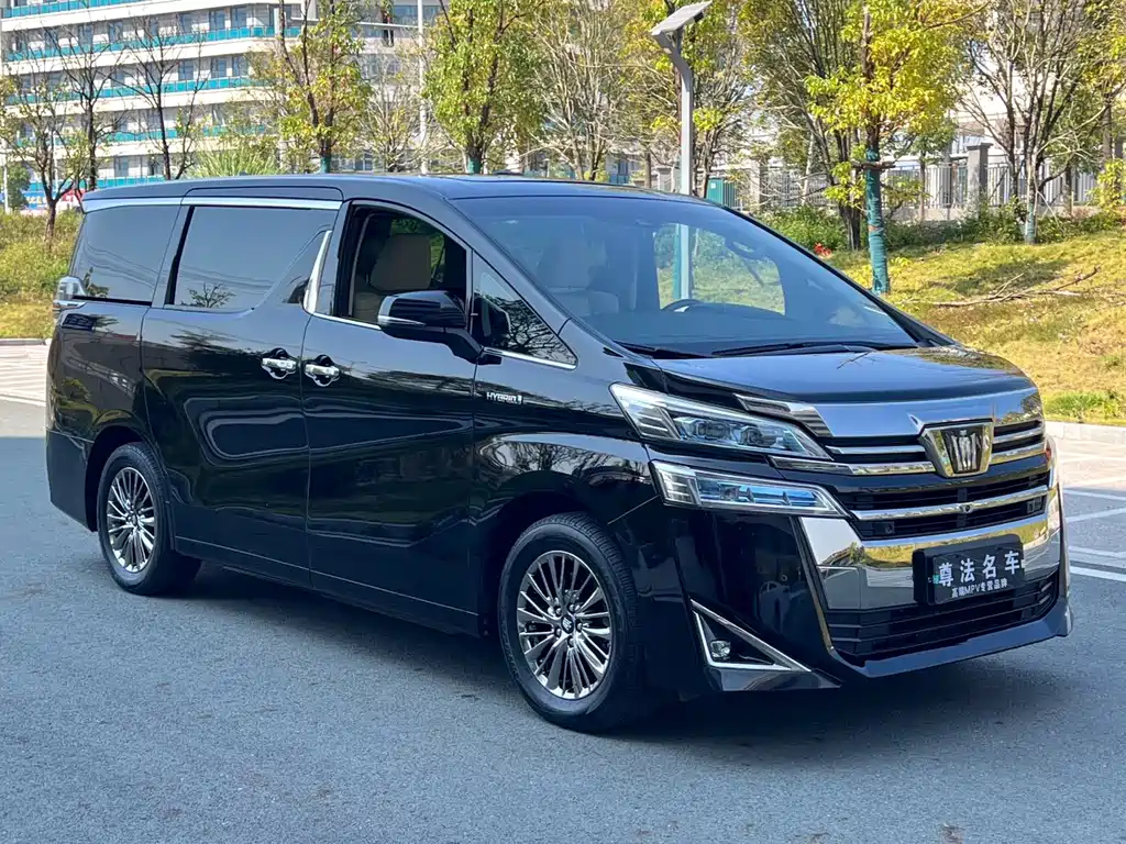 Toyota Vellfire — фото 3