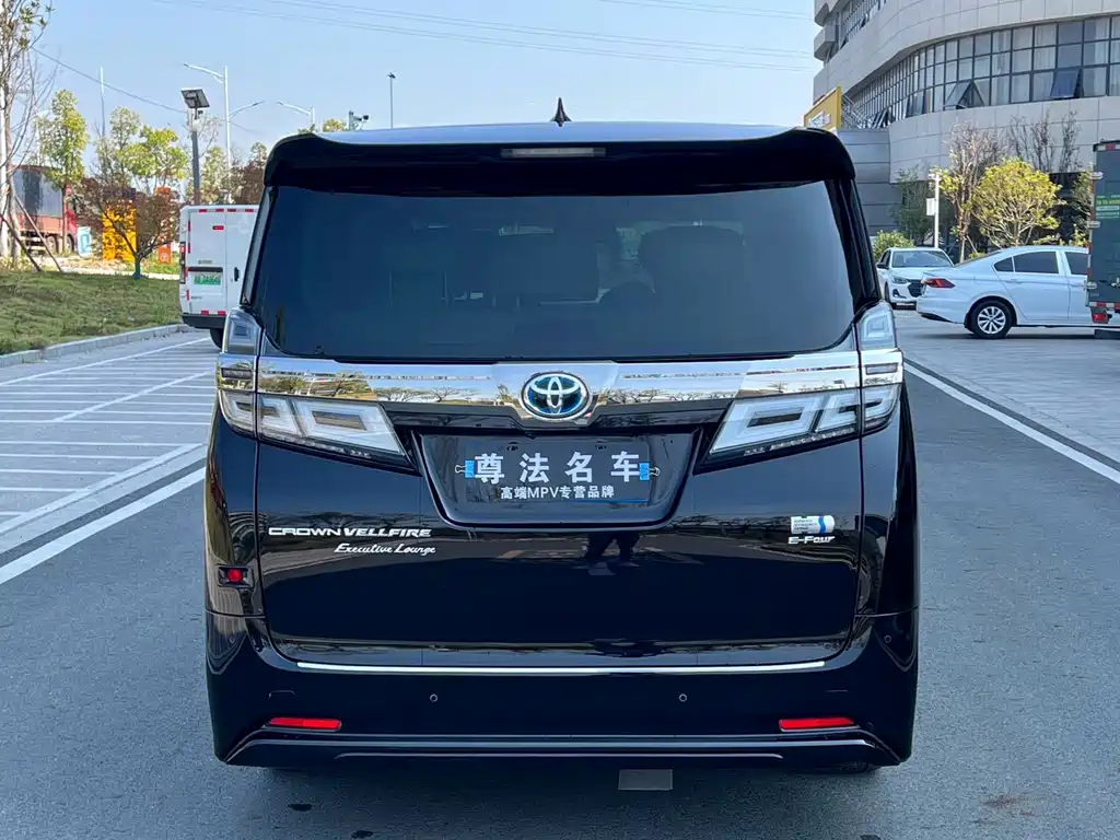 Toyota Vellfire — фото 5