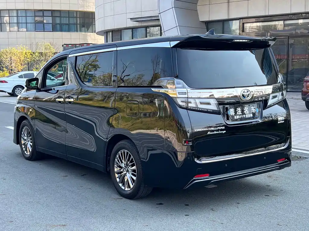 Toyota Vellfire — фото 6