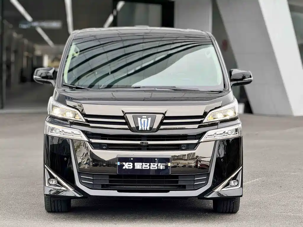 Toyota Vellfire — фото 2