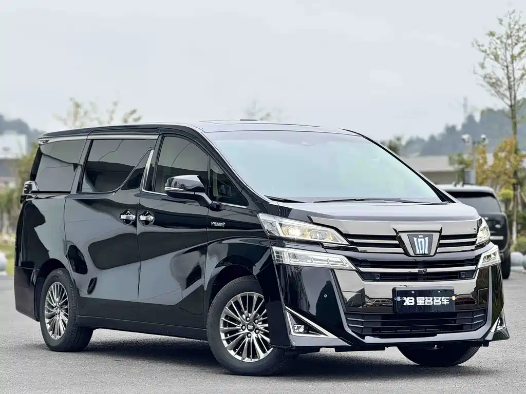 Toyota Vellfire — фото 3