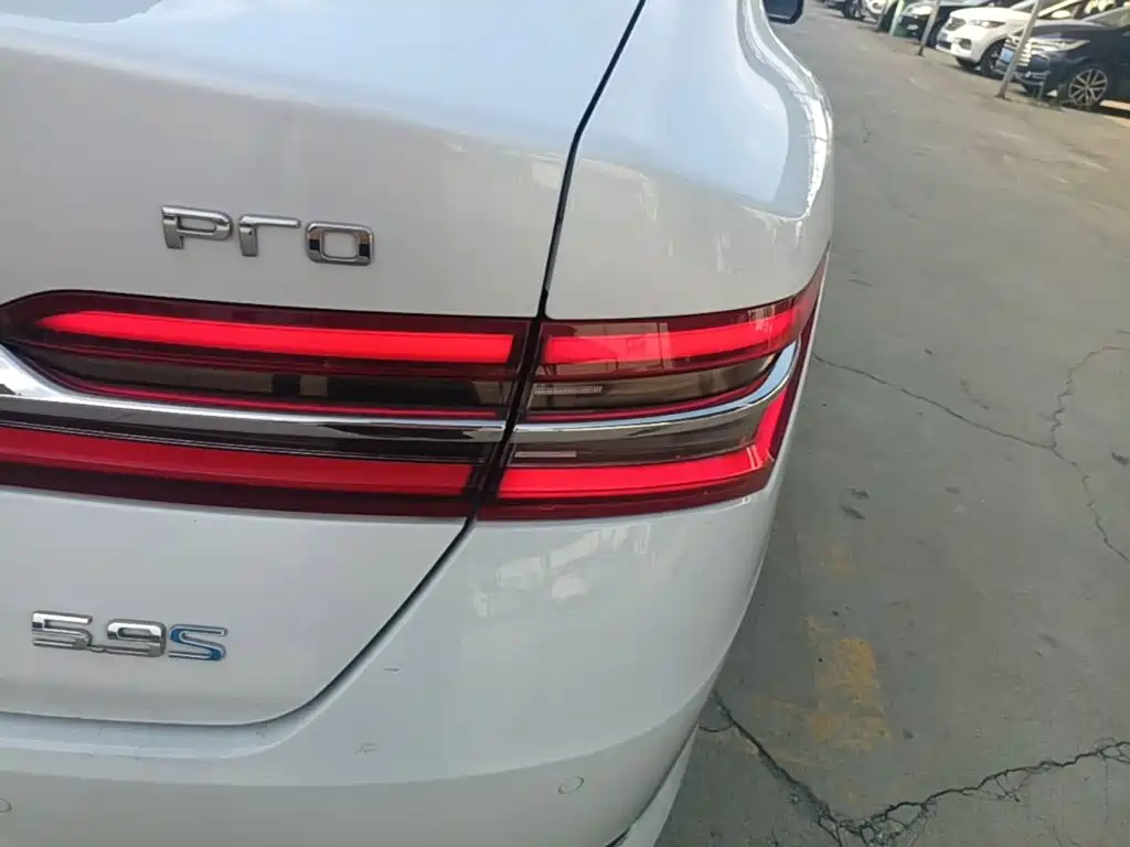 BYD Qin Pro NEV — фото 8