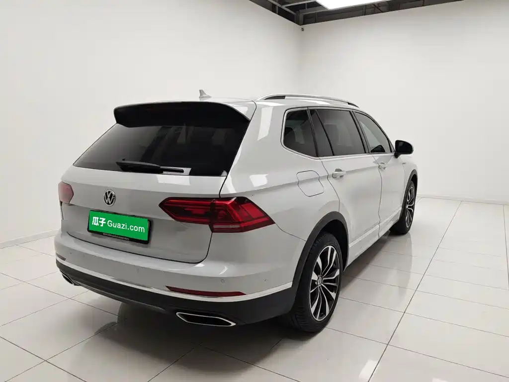 Volkswagen Tiguan L — фото 4