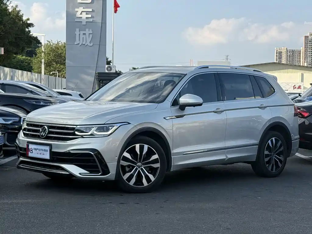 Volkswagen Tiguan L — фото 8