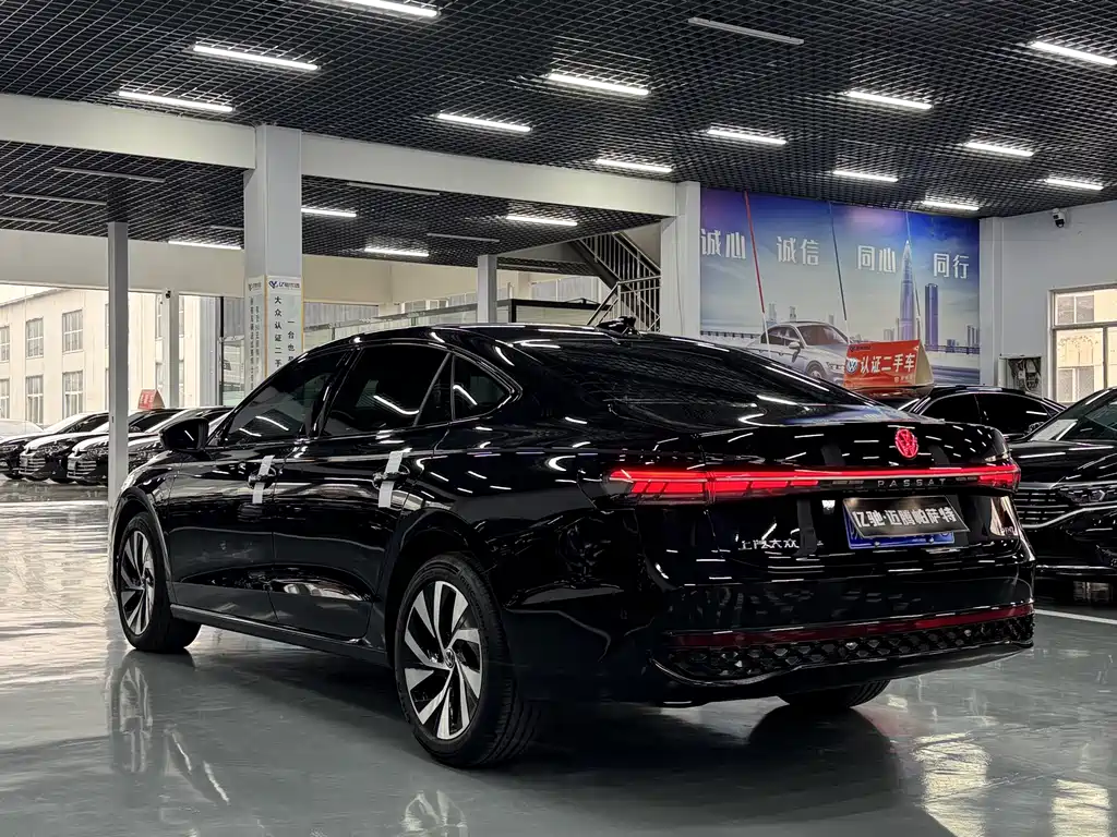 Volkswagen Passat — фото 7