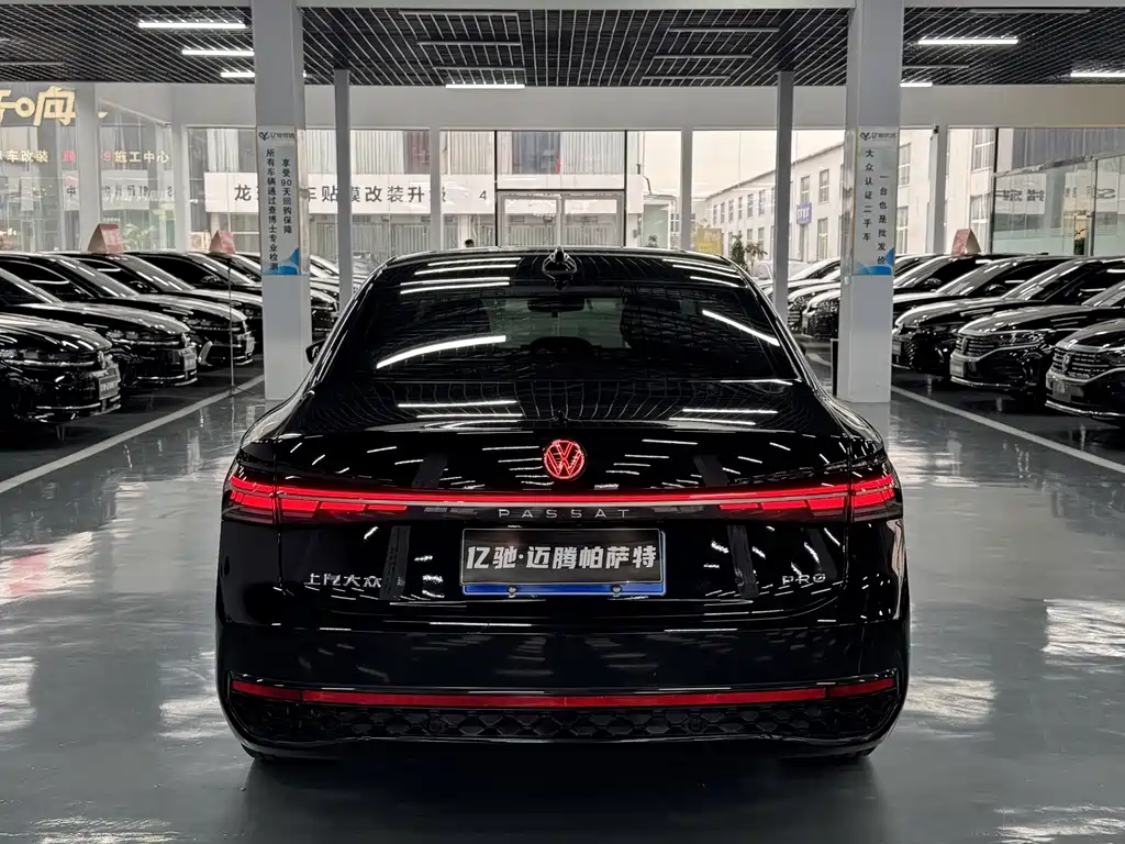 Volkswagen Passat — фото 8