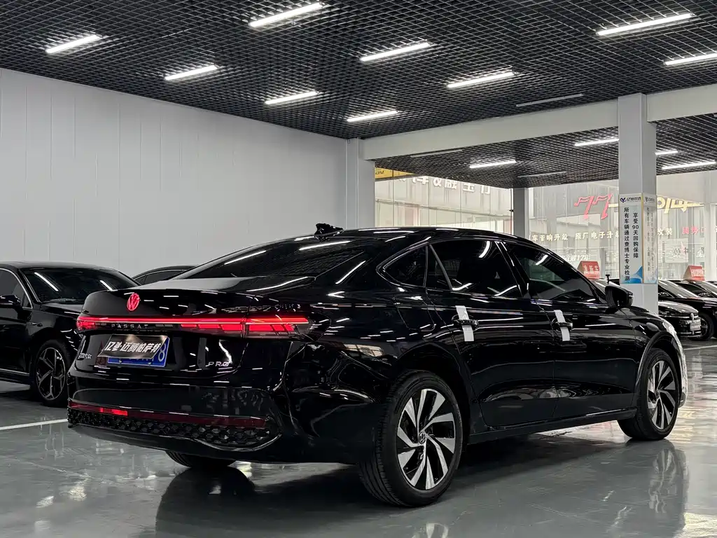 Volkswagen Passat — фото 9