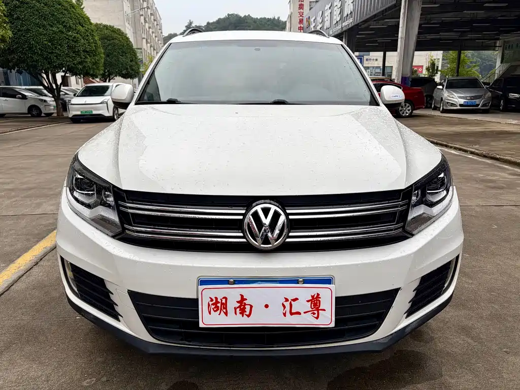 Volkswagen Tiguan — фото 2