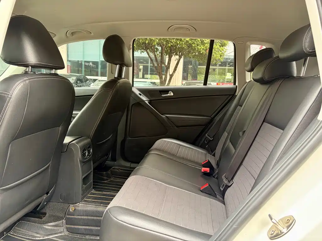 Volkswagen Tiguan — фото 6