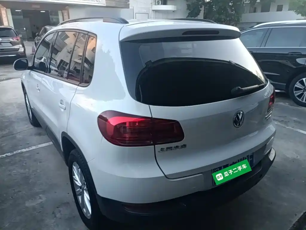 Volkswagen Tiguan — фото 4