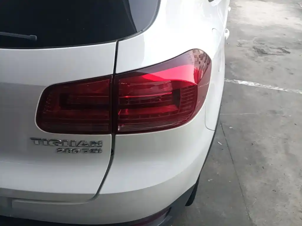 Volkswagen Tiguan — фото 7