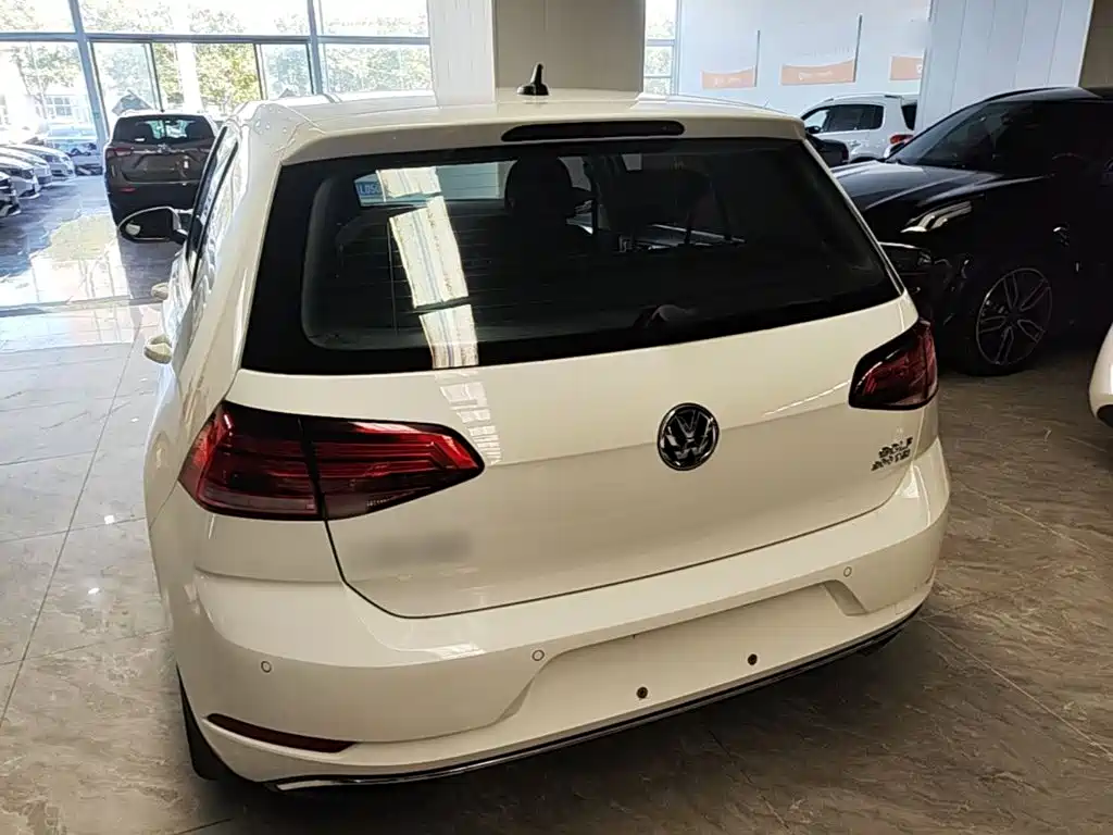 Volkswagen Golf — фото 5