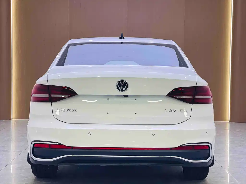 Volkswagen Lavida — фото 4