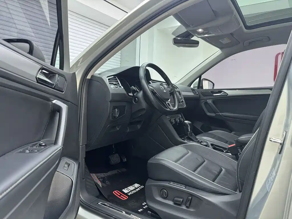 Volkswagen Tiguan L — фото 4