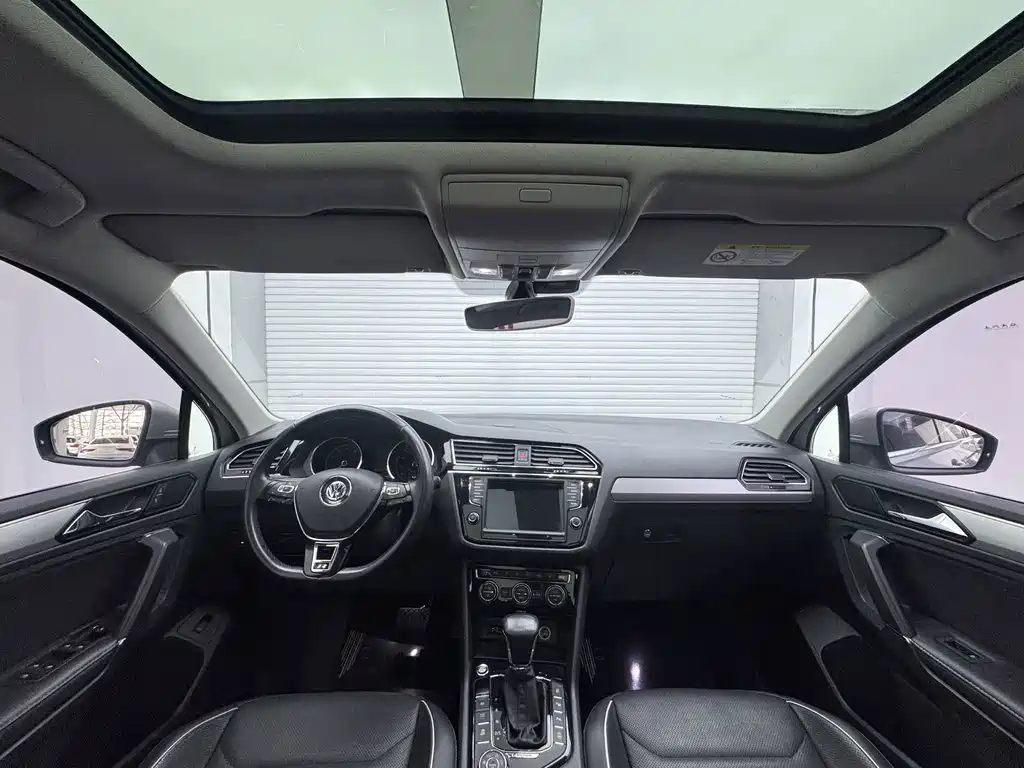 Volkswagen Tiguan L — фото 6