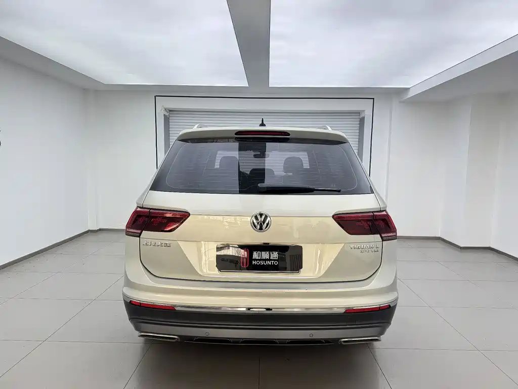 Volkswagen Tiguan L — фото 8