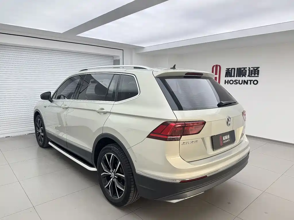 Volkswagen Tiguan L — фото 9