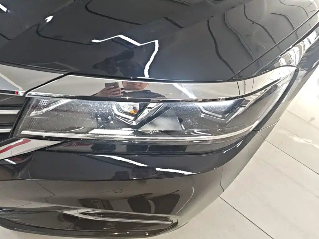 Volkswagen Passat — фото 23