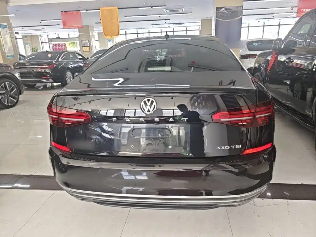 Volkswagen Passat — фото 5
