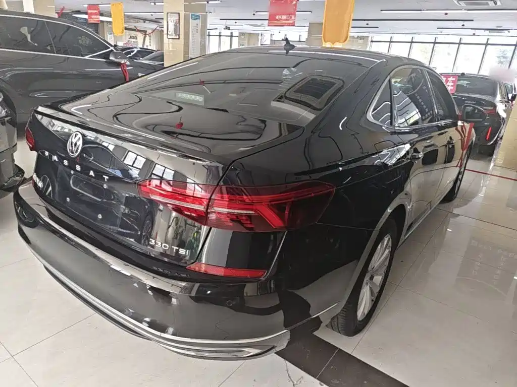 Volkswagen Passat — фото 6