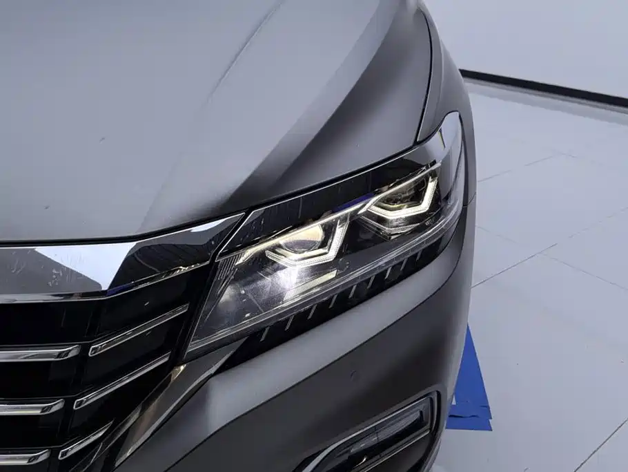 Volkswagen Passat — фото 5