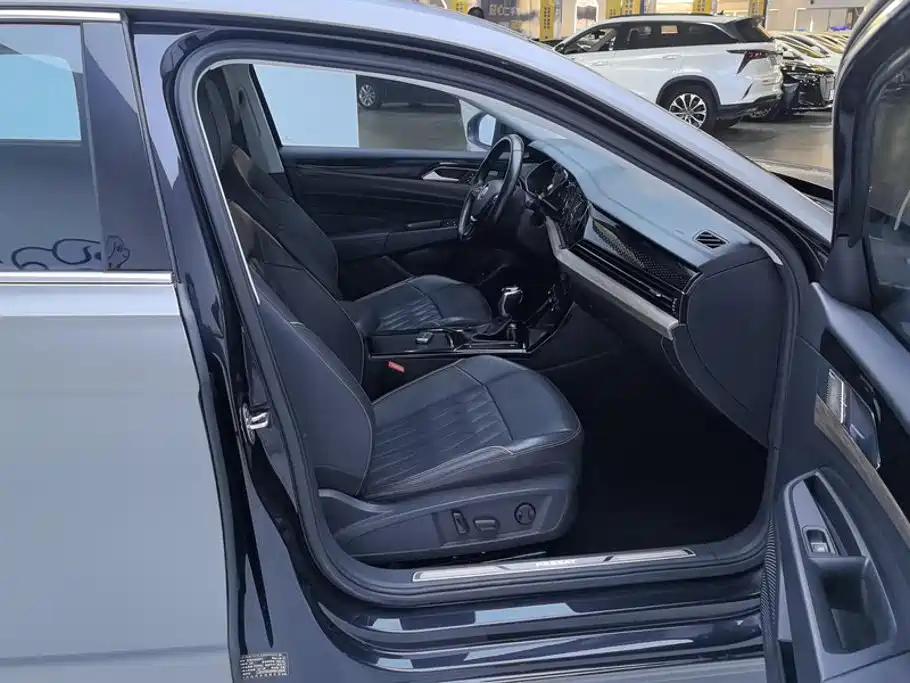 Volkswagen Passat — фото 8