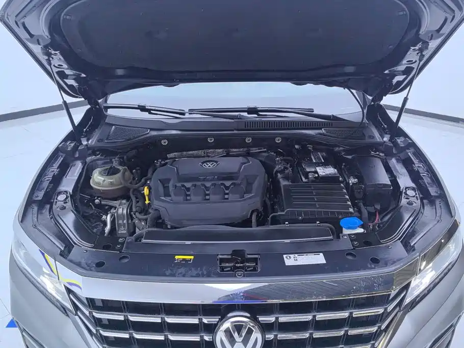 Volkswagen Passat — фото 10