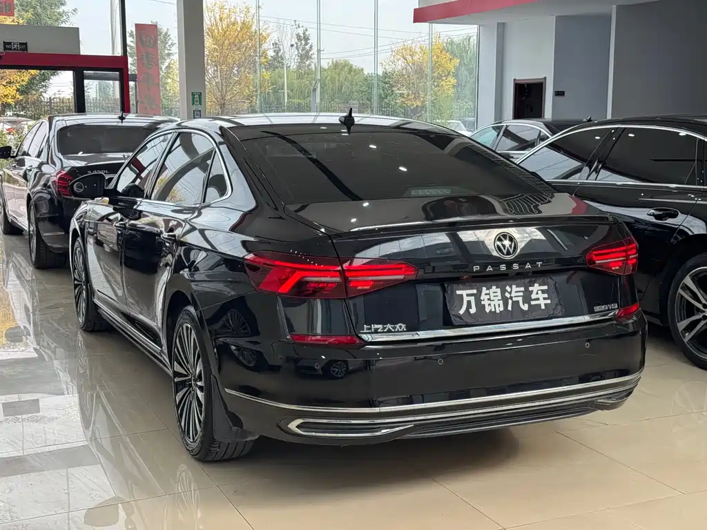Volkswagen Passat — фото 4