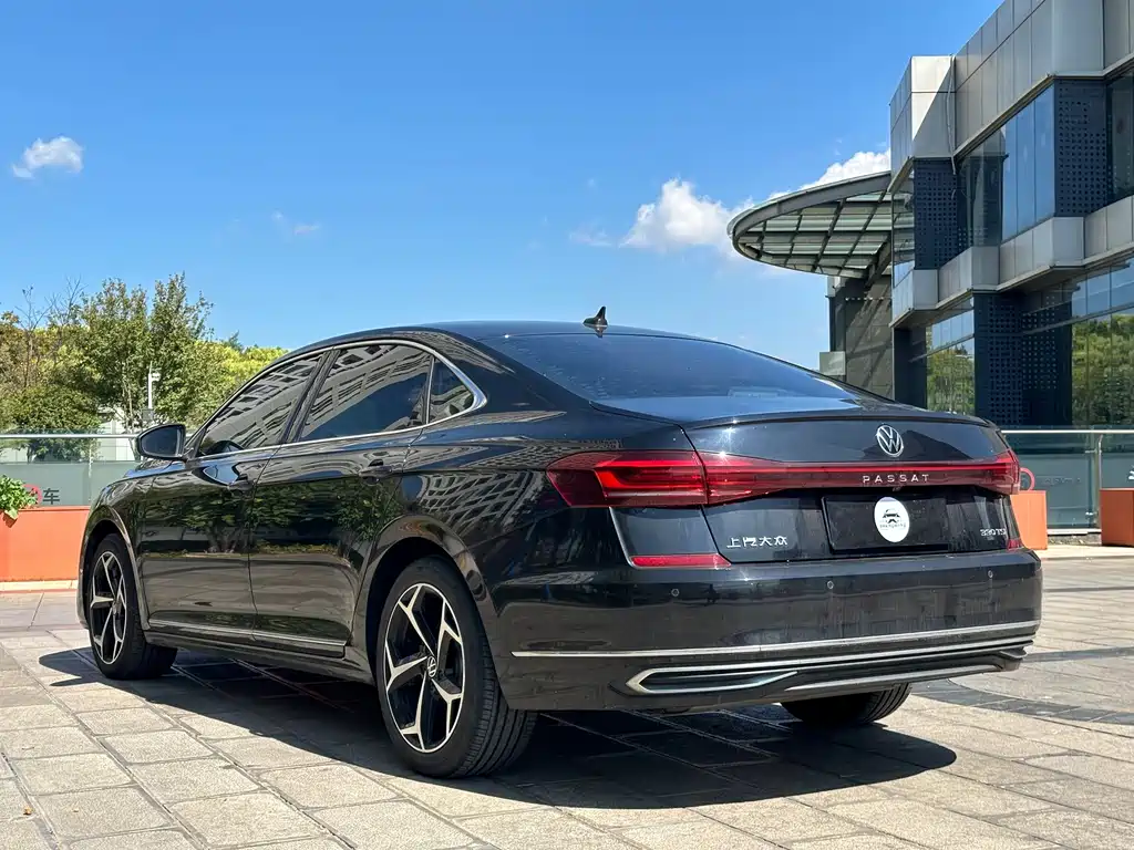 Volkswagen Passat — фото 6