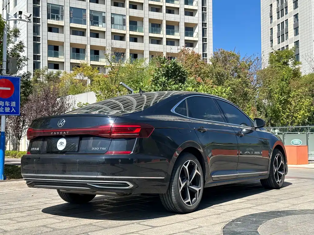 Volkswagen Passat — фото 7