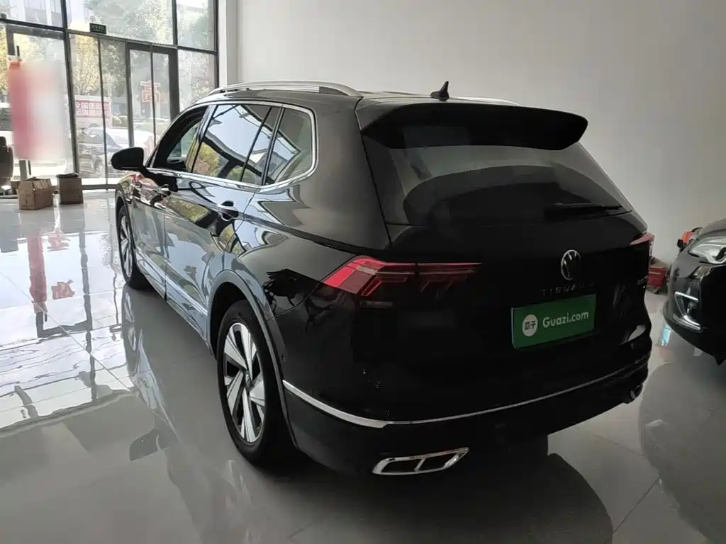 Volkswagen Tiguan L — фото 4