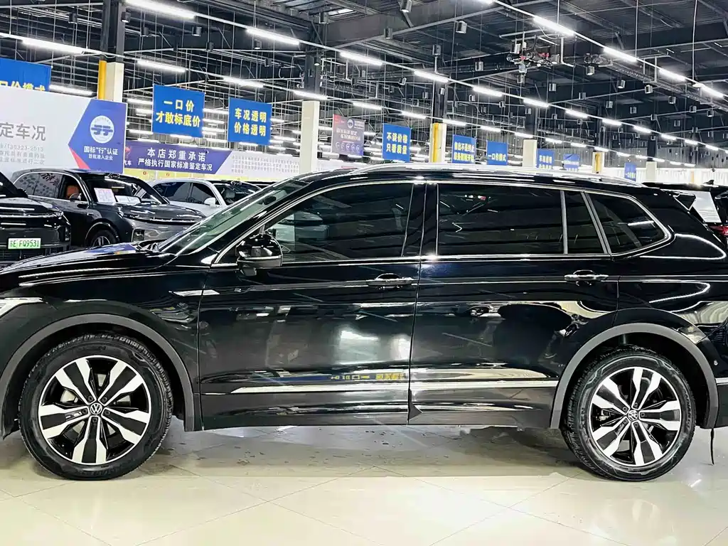 Volkswagen Tiguan L — фото 5