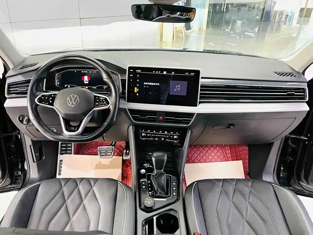 Volkswagen Tiguan L — фото 9
