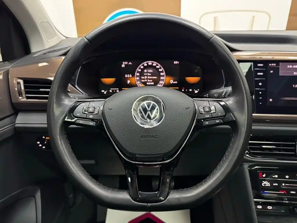 Volkswagen Tharu — фото 11