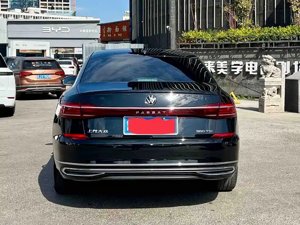 Volkswagen Passat — фото 11